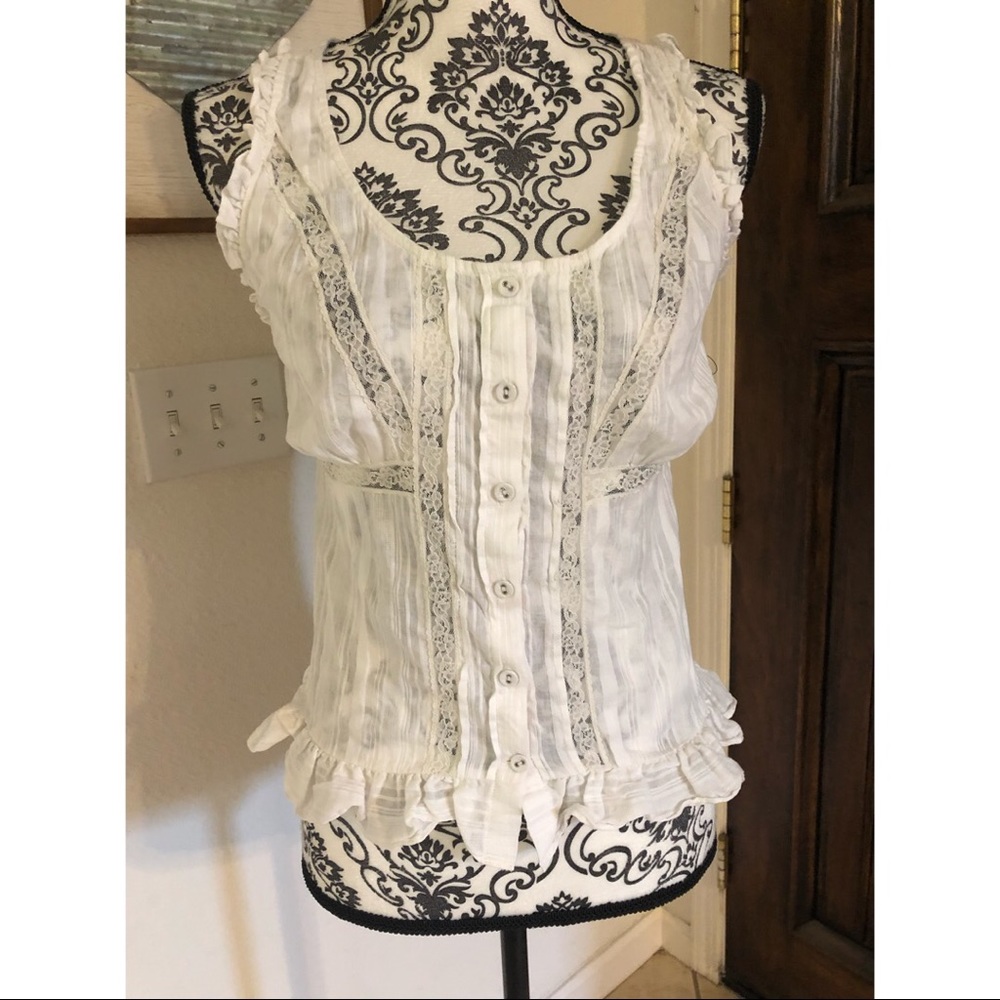 Sleeveless Lace too.